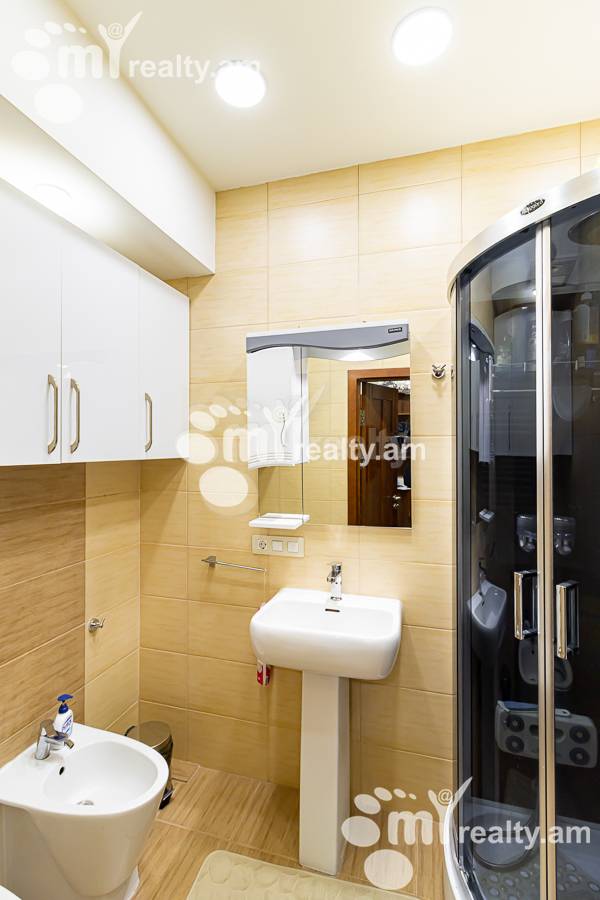 Купить 2 комнатную квартиру Антараин ул, Центр Ереван, 154666