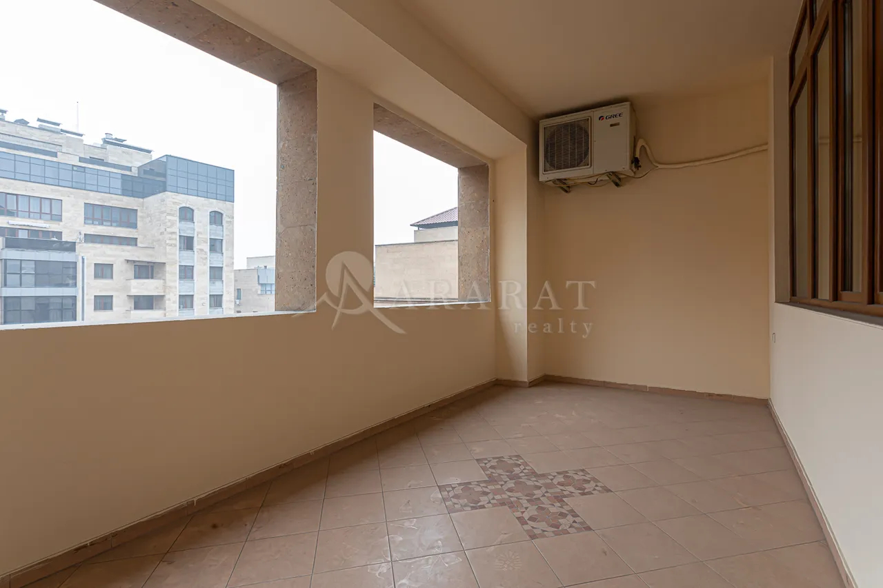 3 bedroom apartment for rent Amiryan St, Center Yerevan, 158204