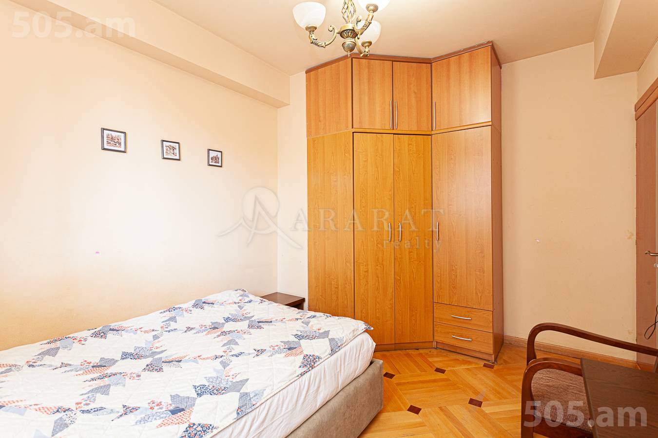 3 սենյականոց բնակարան  Պուշկինի փող, Կենտրոն Երևան, 147415