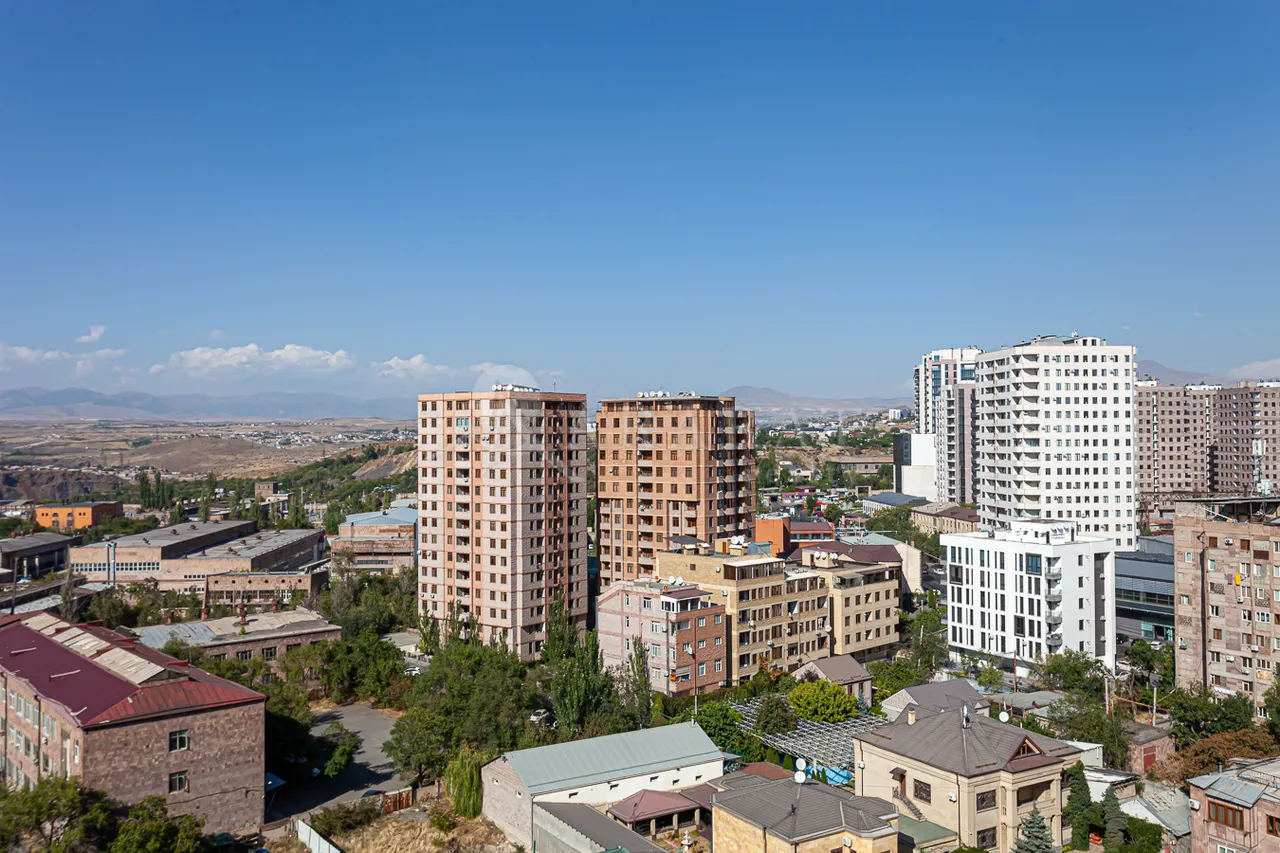 3 bedroom apartment for sale خیابان گِریبودوف, عربگیر ایروان, 161927