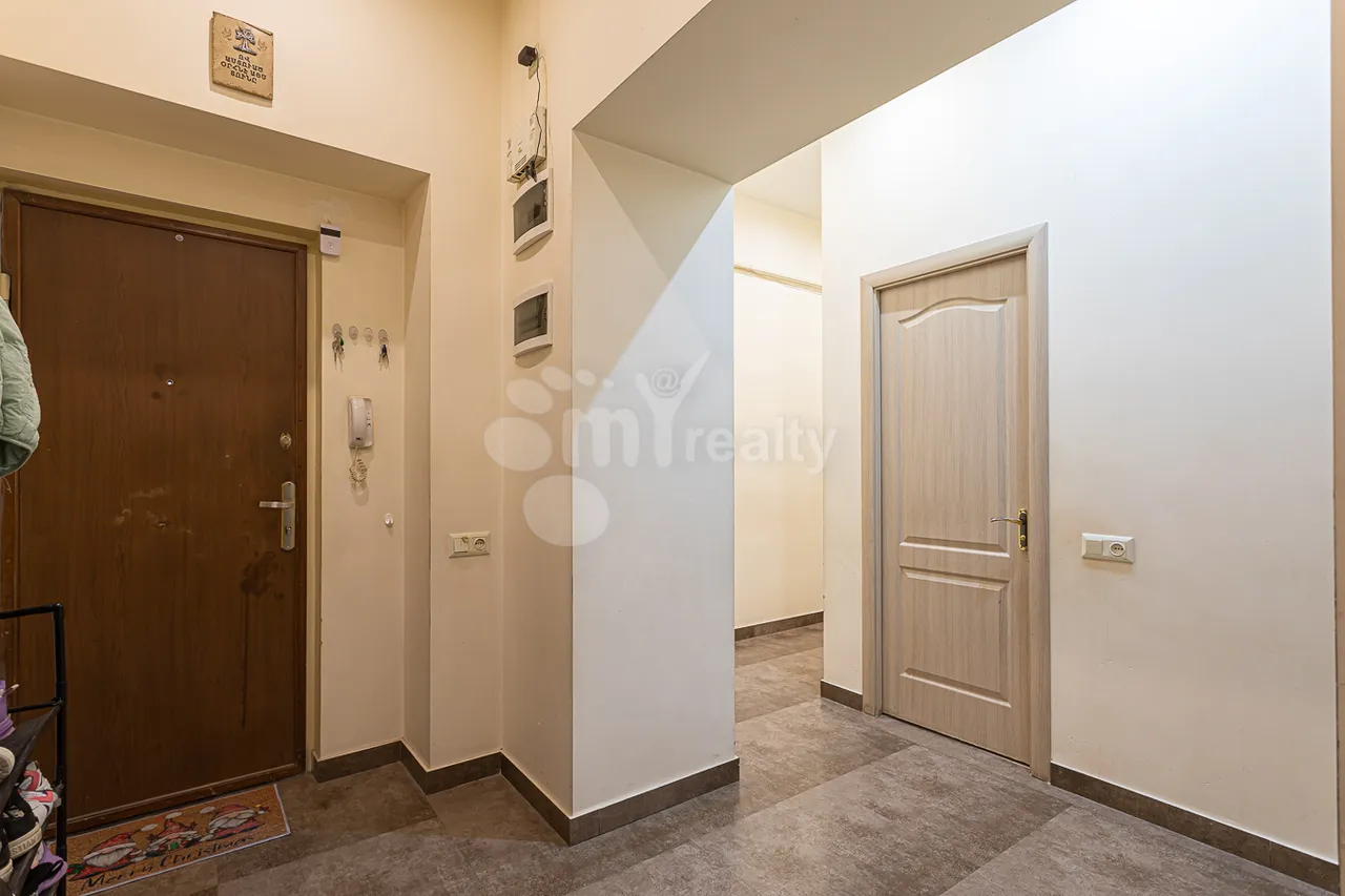 4 bedroom apartment for sale Hanrapetutyan St, Center Yerevan, 159015