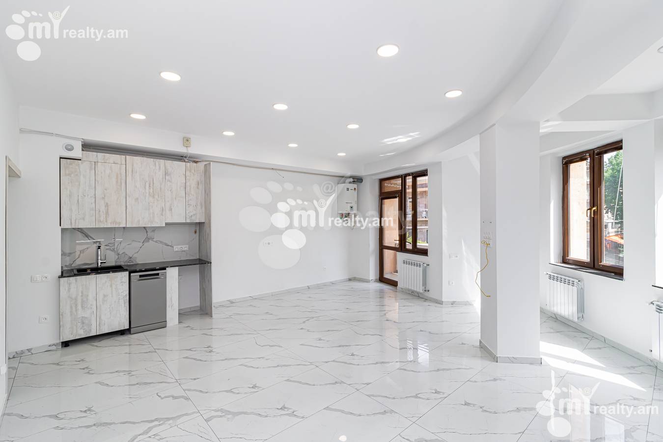 Снять коммерческoе помещение Сарян ул, Центр Ереван, 148837