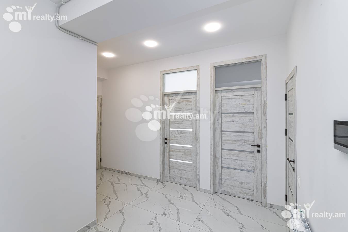 Снять коммерческoе помещение Сарян ул, Центр Ереван, 148837