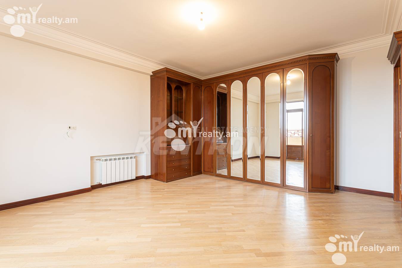 3 bedroom apartment for sale خیابان واردانانتس, مرکز شهر ایروان, 156881