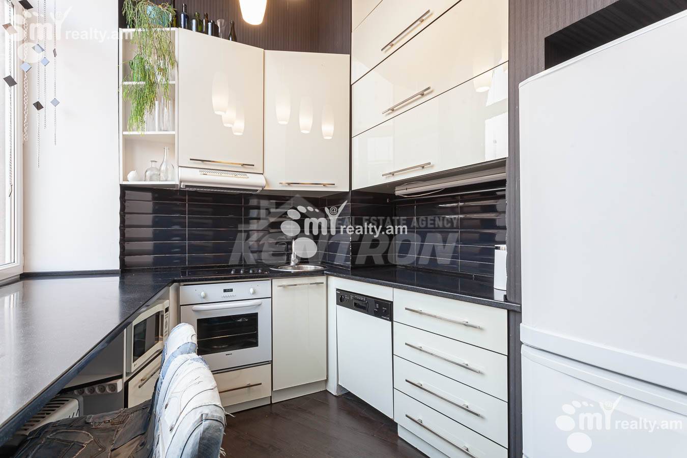 2 bedroom apartment for sale Paronyan St, Center Yerevan, 154231