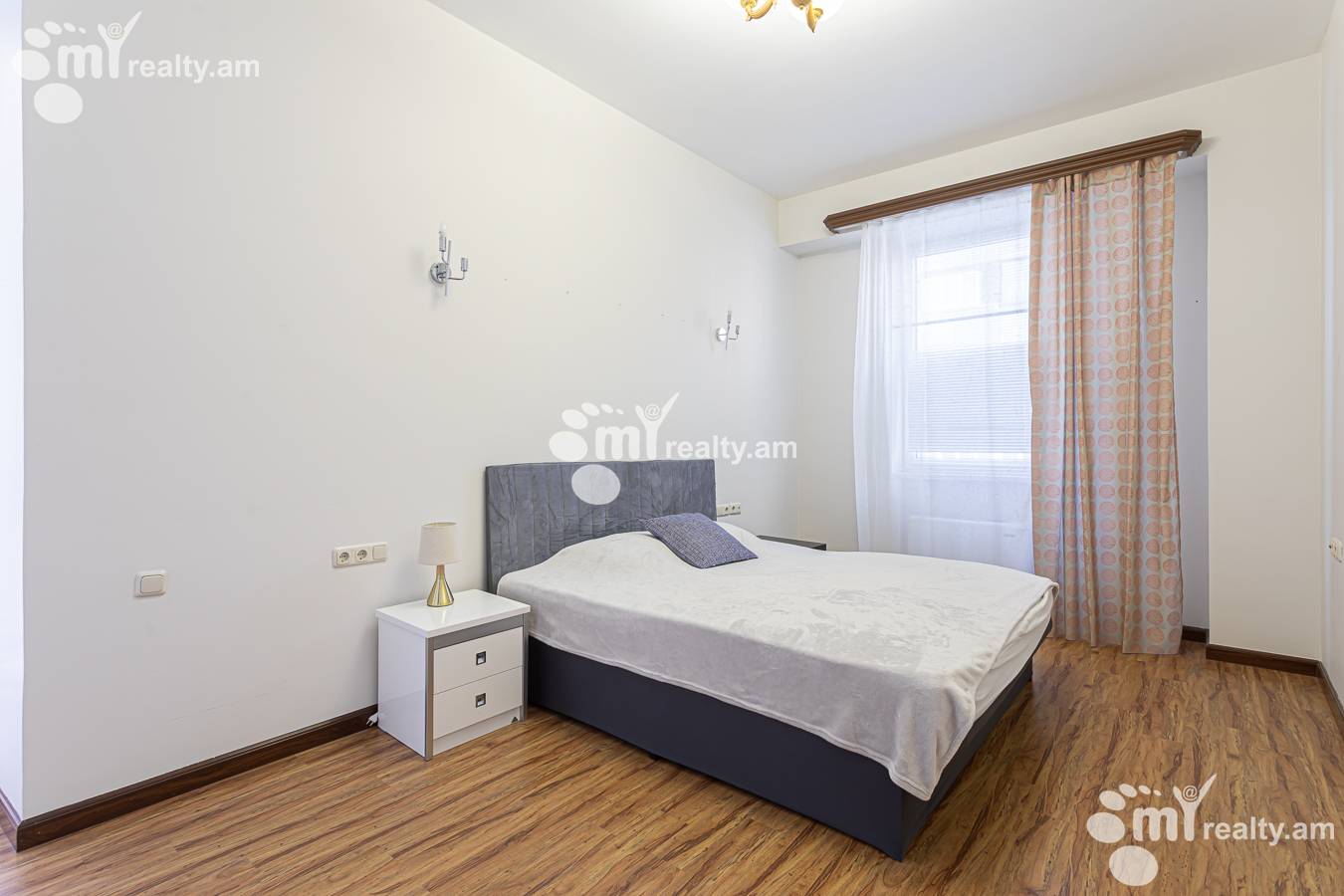 4 bedroom apartment for rent خیابان امیریان, مرکز شهر ایروان, 156946