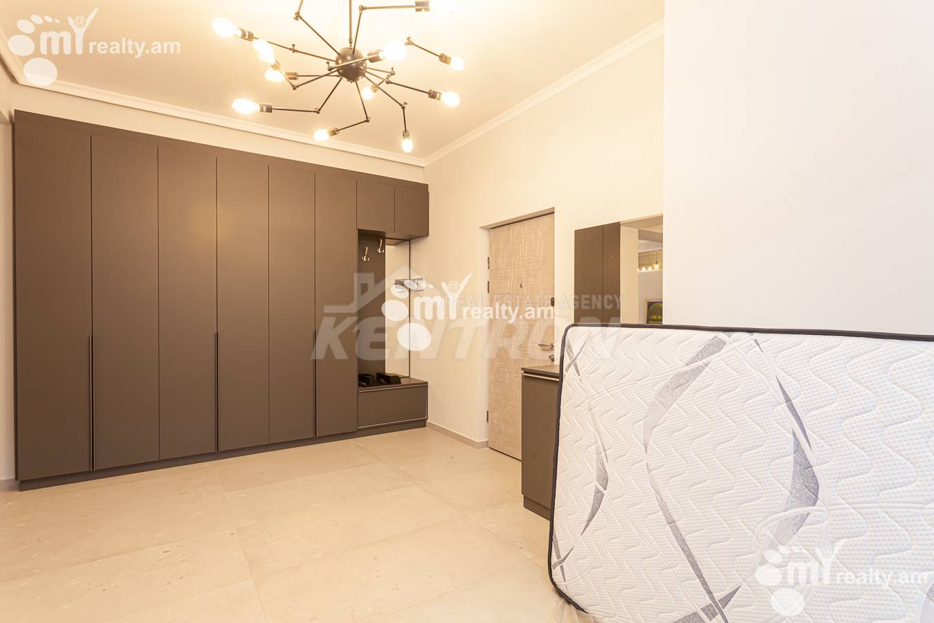 3 bedroom apartment for sale Paronyan St, Center Yerevan, 154421