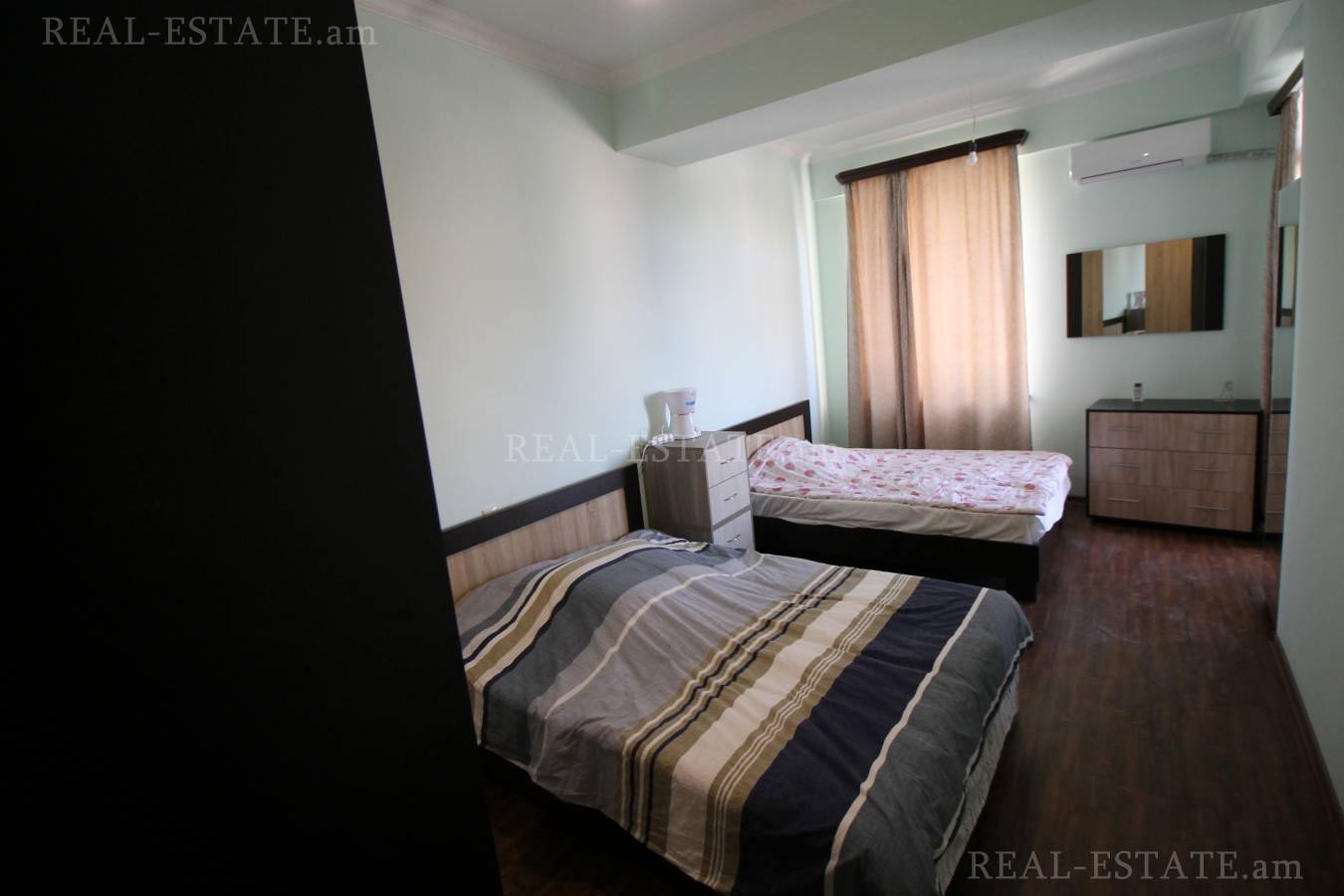 3 սենյականոց բնակարան  Մաշտոցի պող, Կենտրոն Երևան, 85314