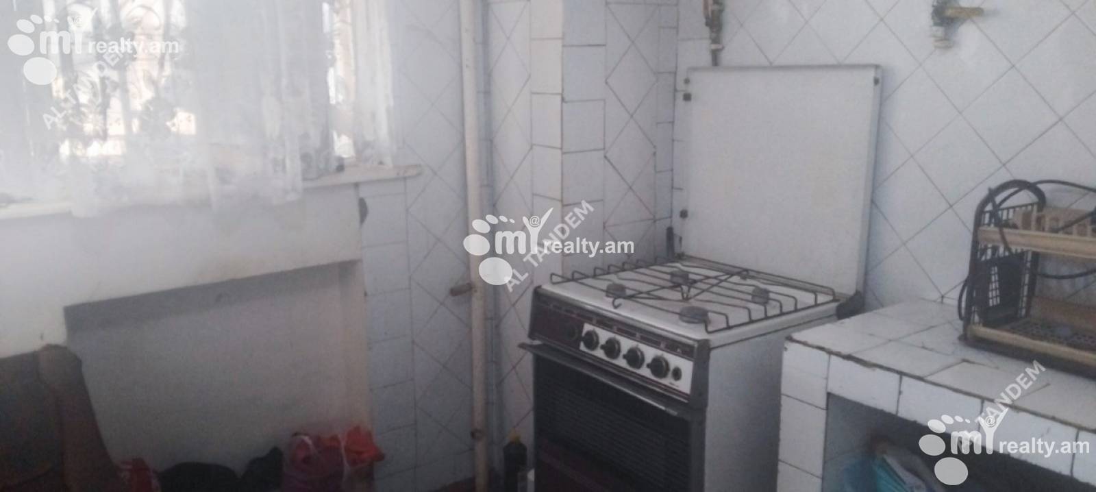 Купить 2 комнатную квартиру Кохбаци ул, Центр Ереван, 155045