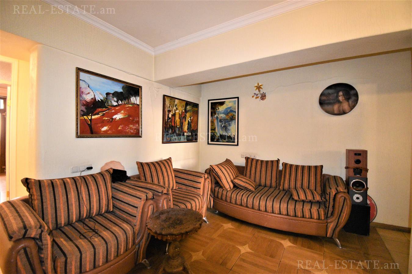 3 սենյականոց բնակարան  Սայաթ-Նովայի պող, Կենտրոն Երևան, 117966