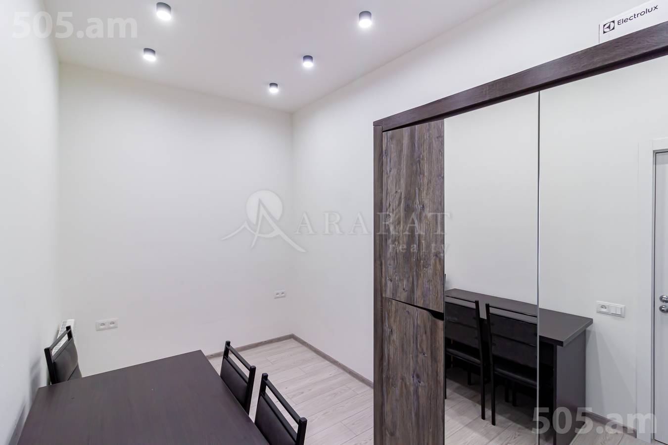 3 bedroom apartment for sale خیابان آرخوتیان, عربگیر ایروان, 151384