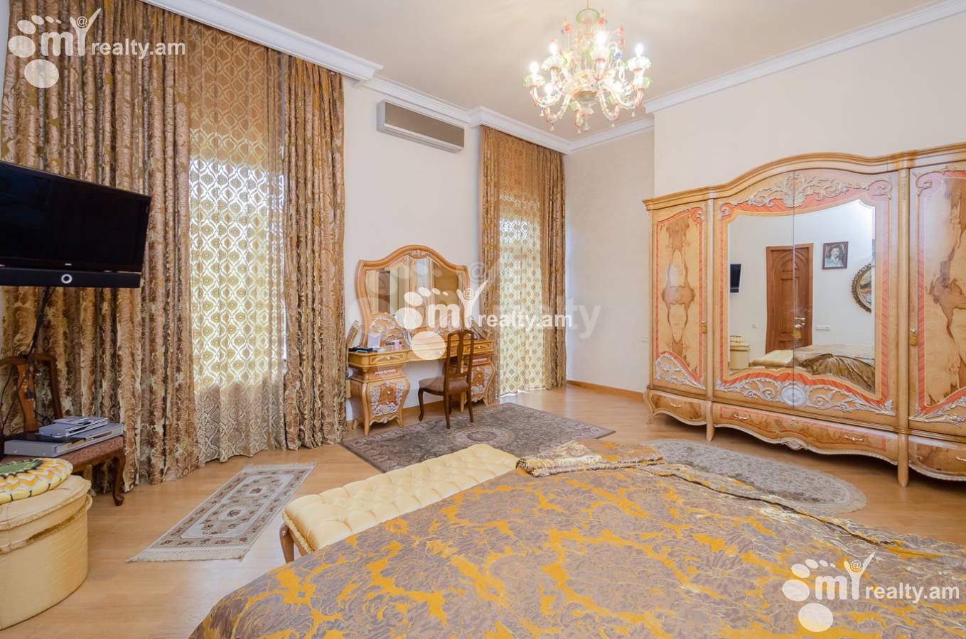 4 bedroom apartment for sale rue d'Abovyan, Center Yerevan, 137115