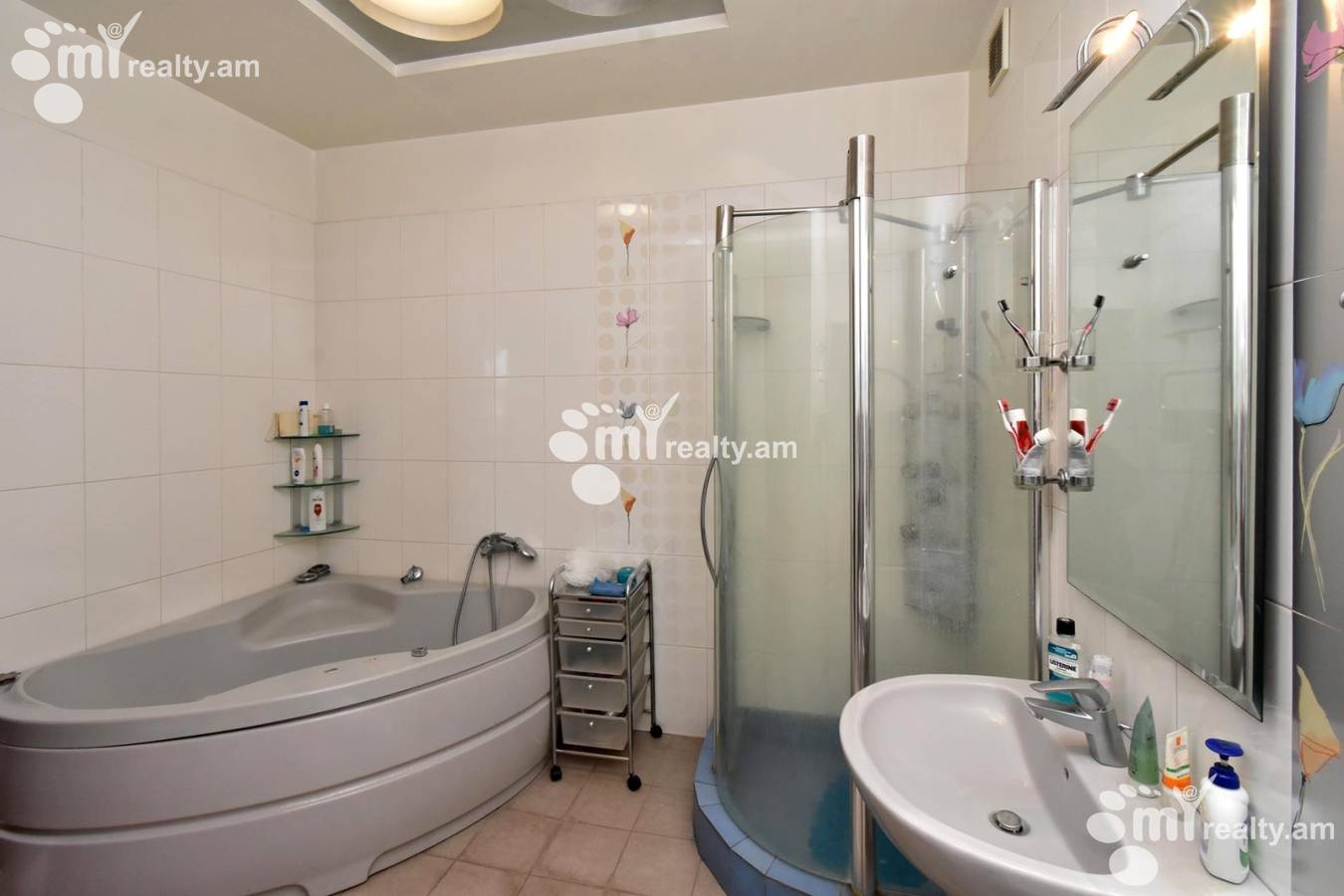 Снять 3 комнатную квартиру Саят-Нова пр, Центр Ереван, 158085