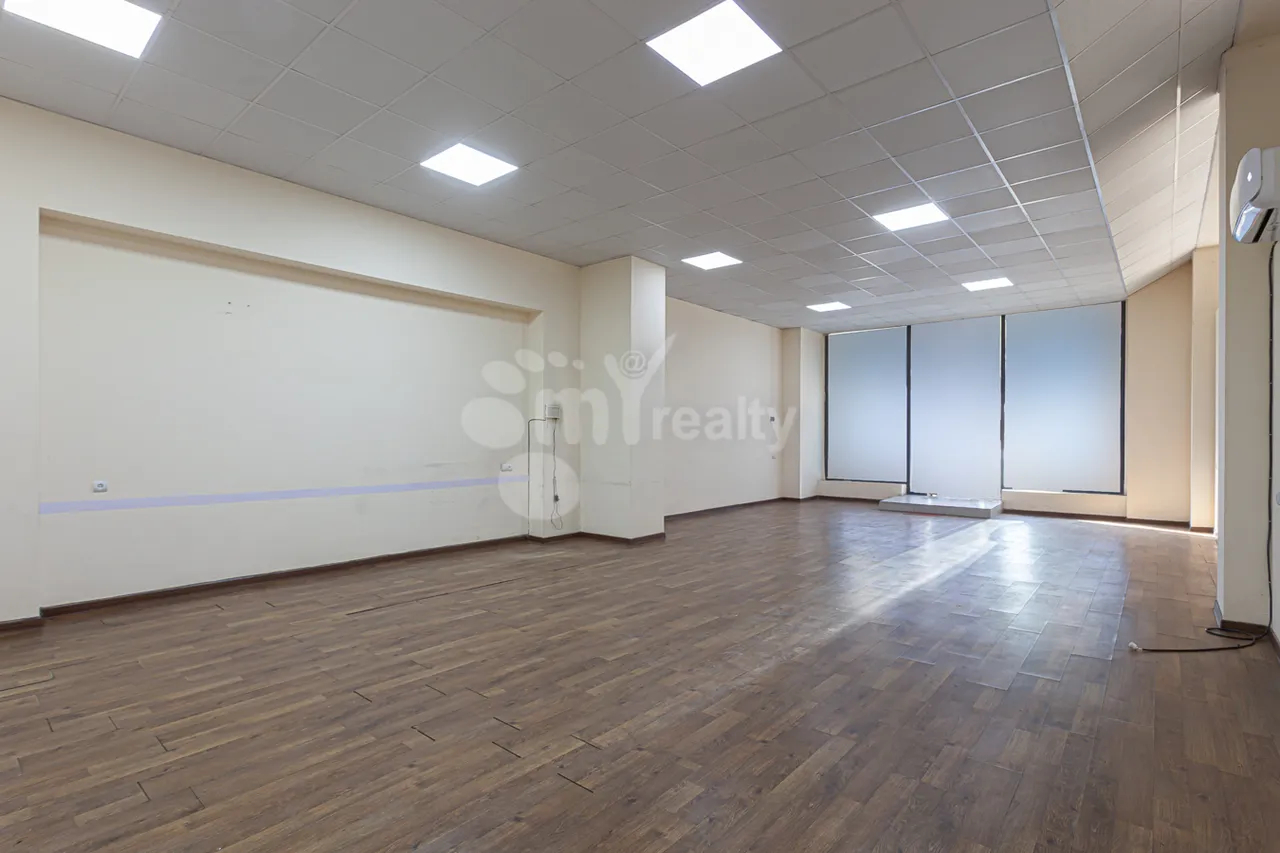 Commercial for rent خیابان گولبِنکیان, عربگیر ایروان, 161036