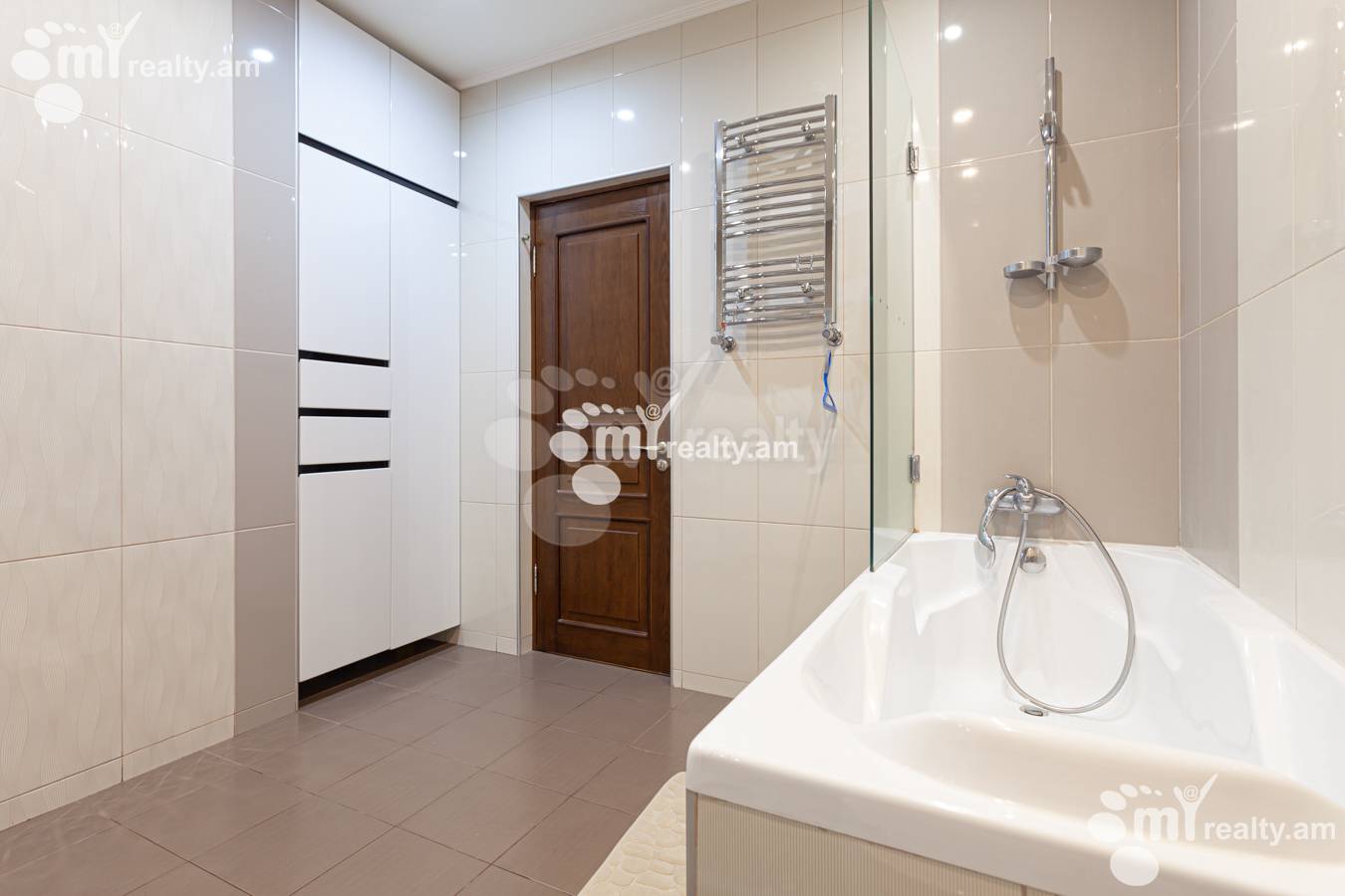 3 bedroom apartment for rent خیابان آرام, مرکز شهر ایروان, 151909