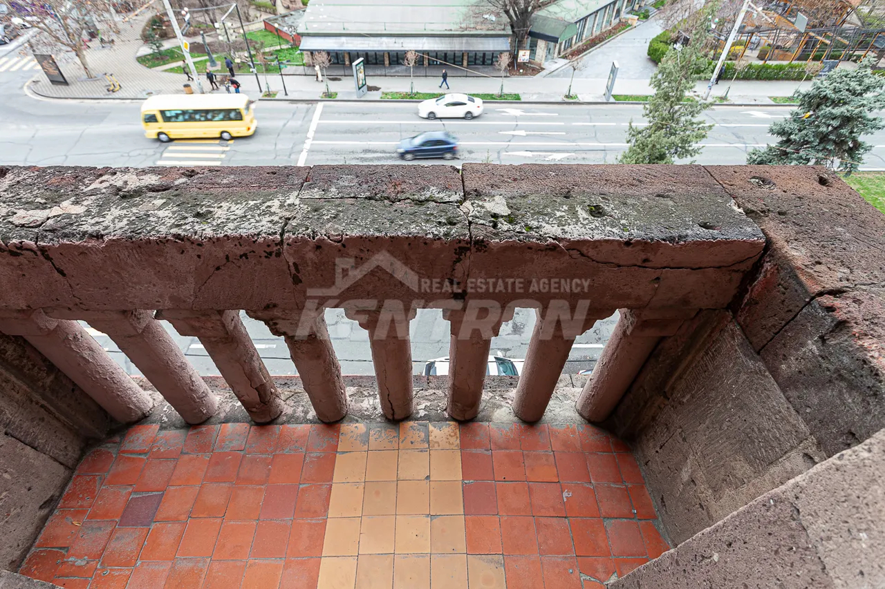 5 bedroom apartment for rent Teryan St, Center Yerevan, 158098