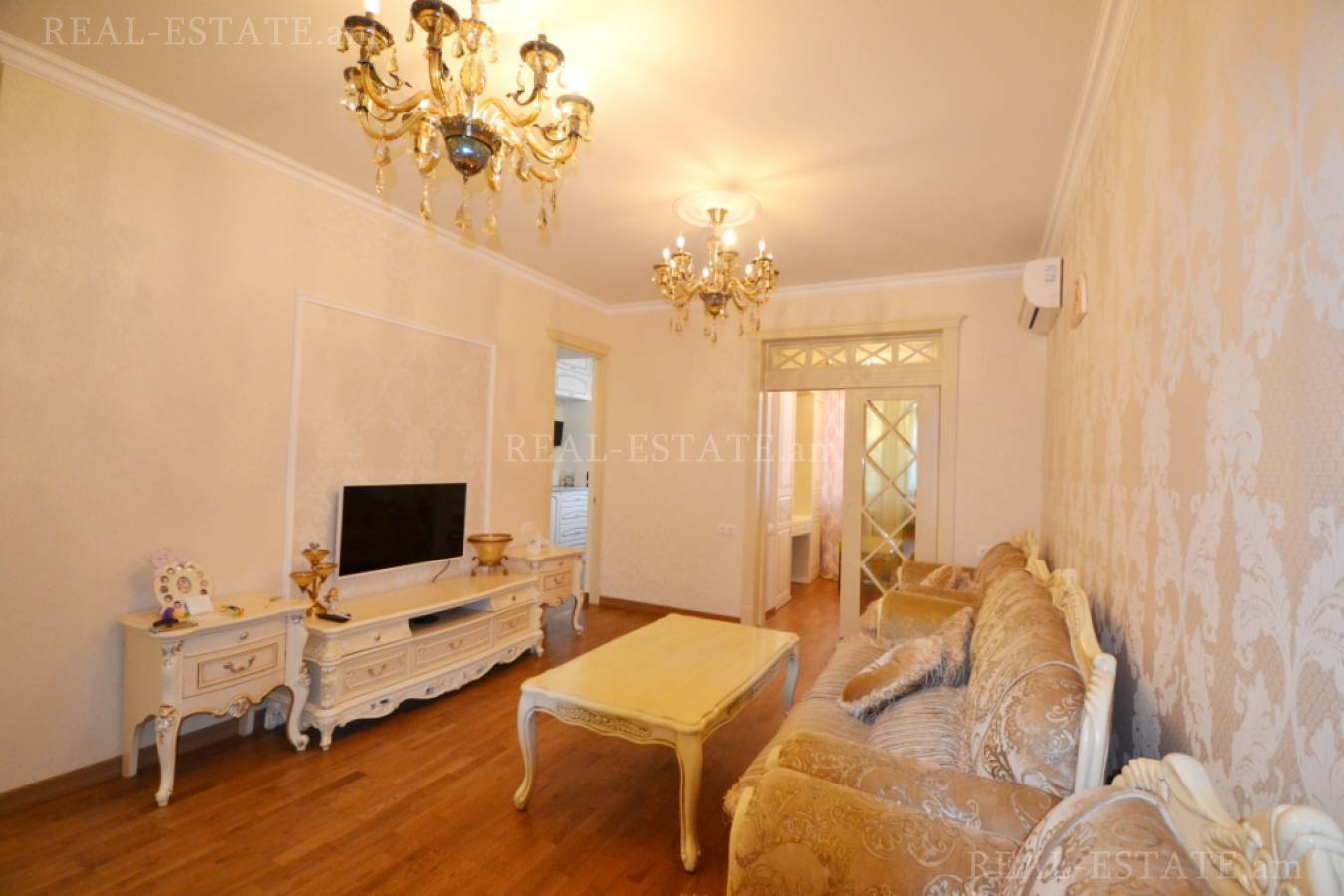 Купить 3 комнатную квартиру Орбели Ехбайрнери ул, Арабкир Ереван, 117321