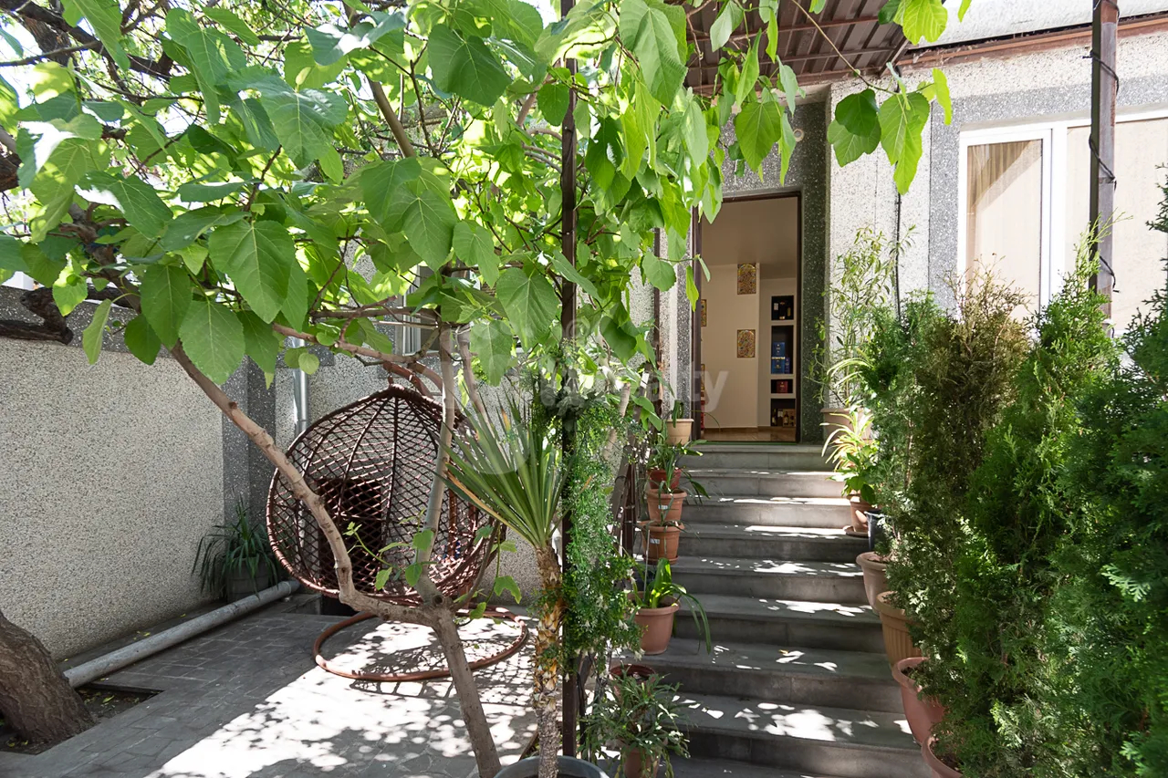 House for sale Aygektsi St, Arabkir Yerevan, 160600