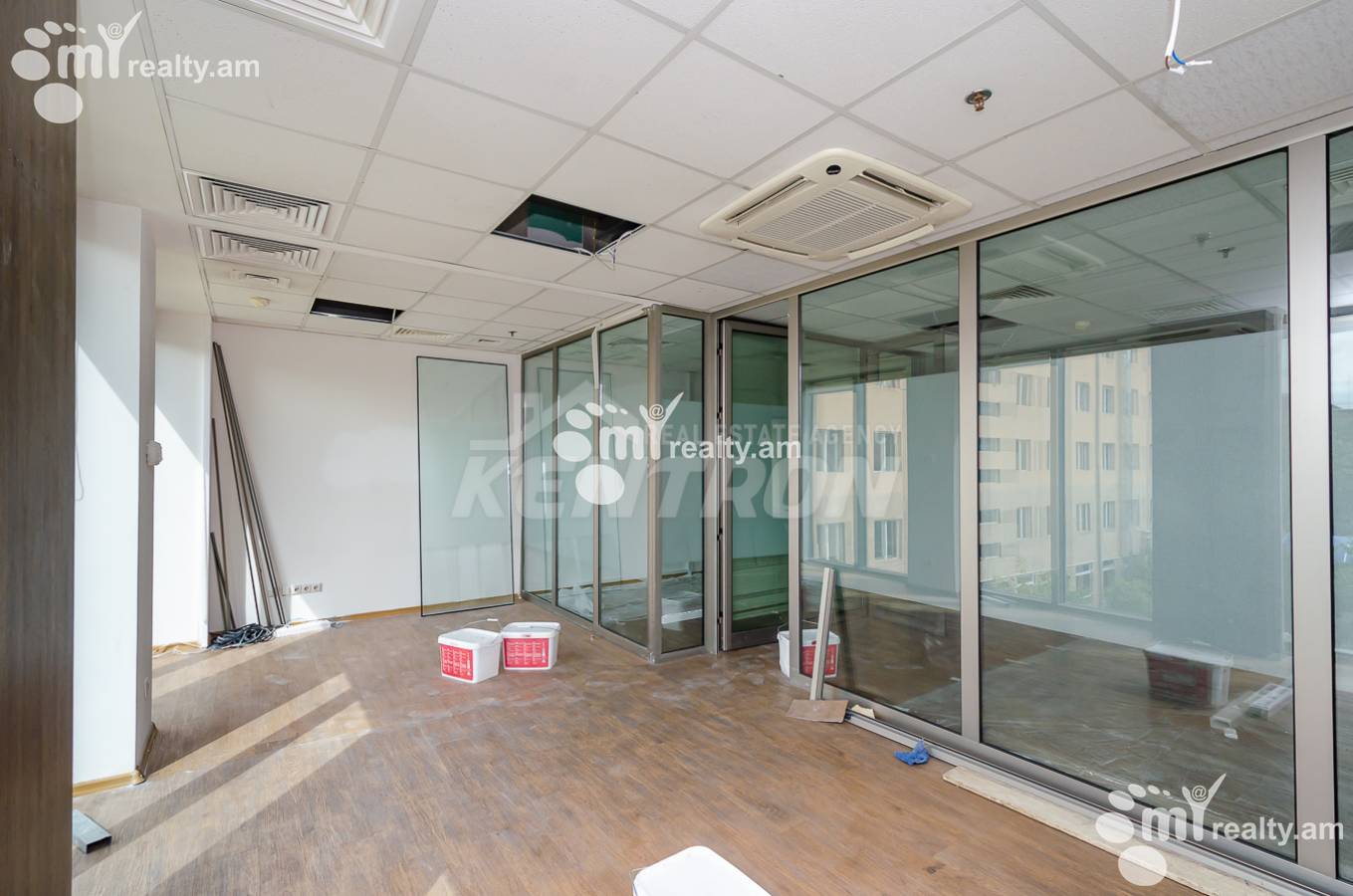 Снять коммерческoе помещение Г.Лусаворич ул, Центр Ереван, 153214