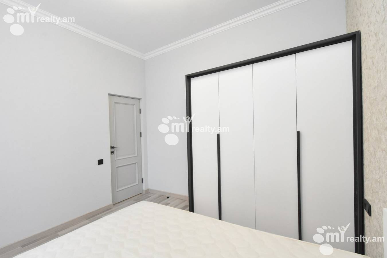 4 bedroom apartment for sale خیابان لِنینگراندیان, آچاپنیاک ایروان, 154815