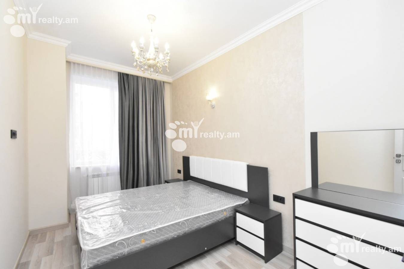 4 bedroom apartment for sale خیابان لِنینگراندیان, آچاپنیاک ایروان, 154815