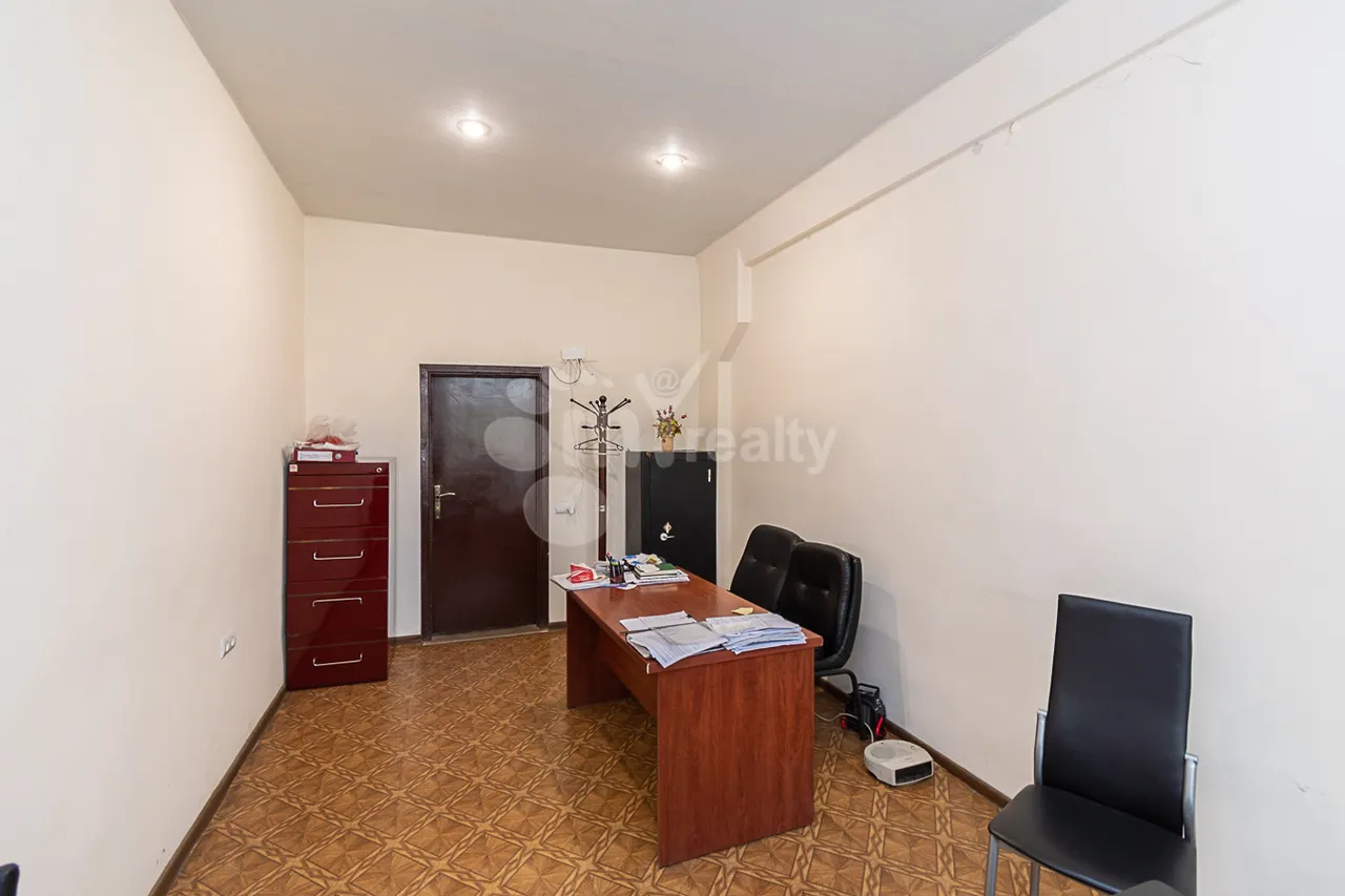 Commercial property for sale Fuchik St, Ajapnyak Yerevan, 160372