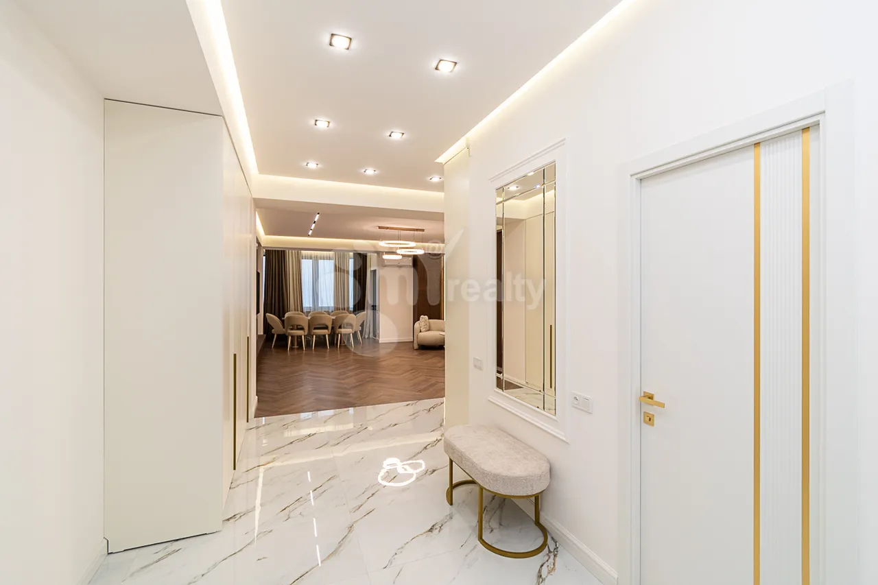 Купить 3 комнатную квартиру Гогол ул., Канакер-Зейтун Ереван, 159255