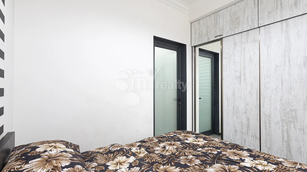 2 bedroom apartment for sale خیابان م. خورِناتسی, مرکز شهر ایروان, 160015