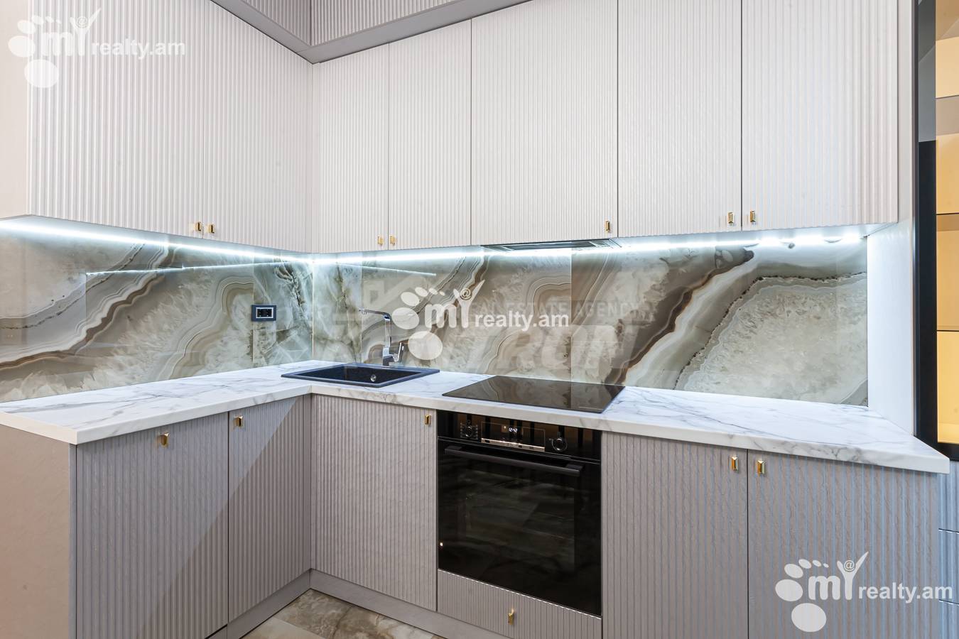 3 bedroom apartment for sale Teryan St, Center Yerevan, 136967