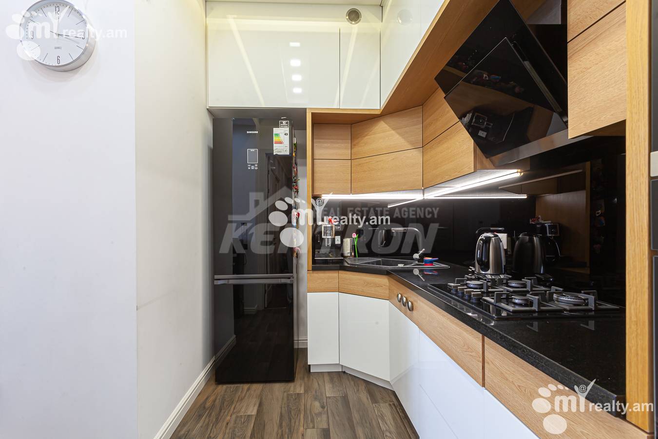 3 bedroom apartment for sale خیابان ماشتوتس, مرکز شهر ایروان, 155620