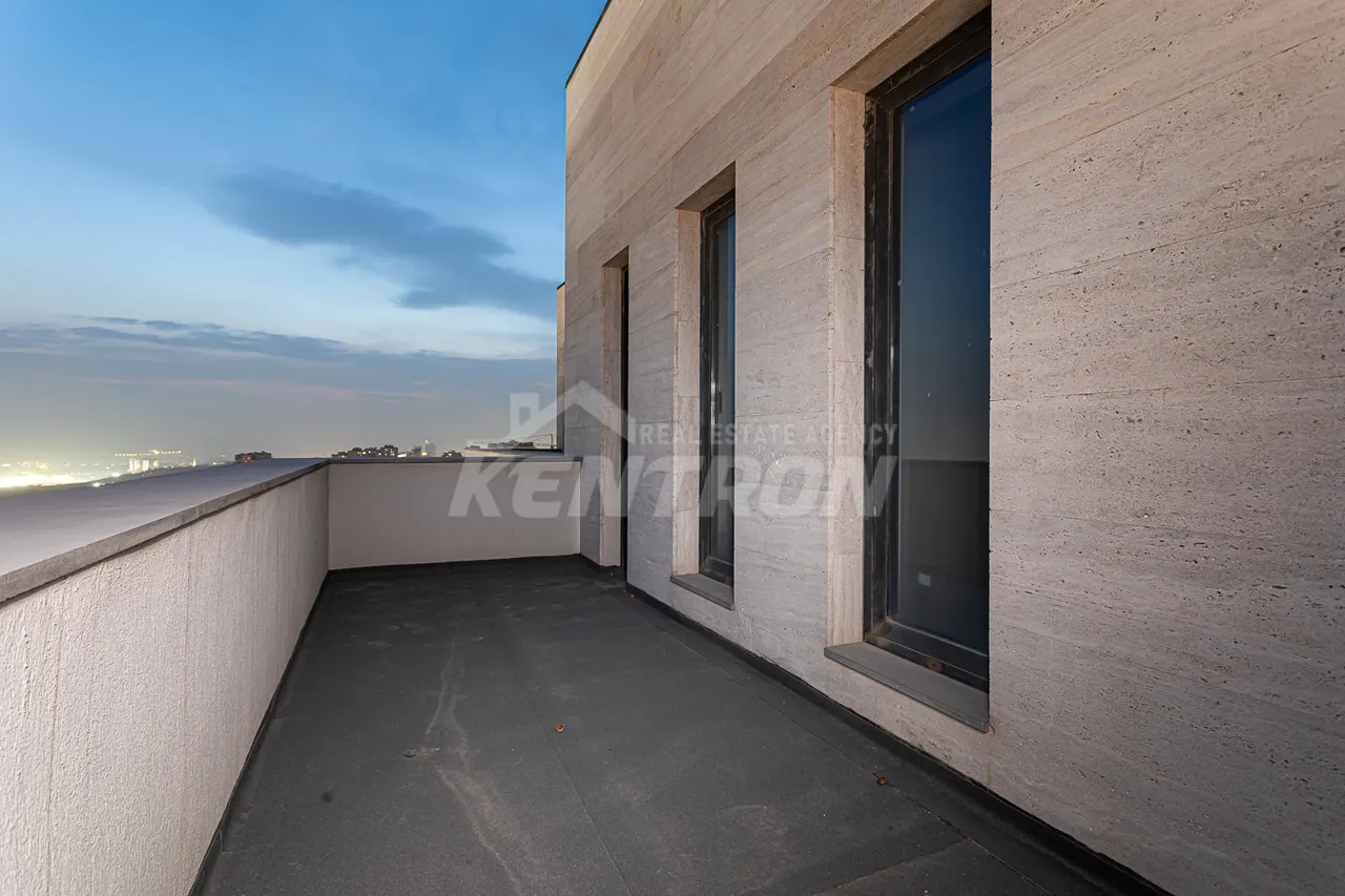 3 bedroom apartment for sale Antarayin St, Center Yerevan, 157611