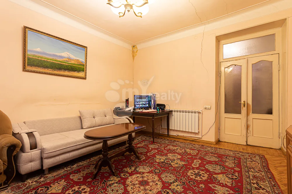 bnakaran/3-senyakanoc/Tigran+Mets+Ave/Center/Yerevan