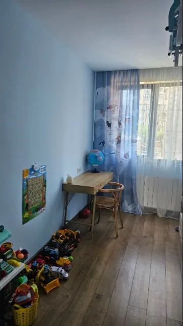 Купить 4 комнатную квартиру Ахбюр Сероб ул, Арабкир Ереван, 157829