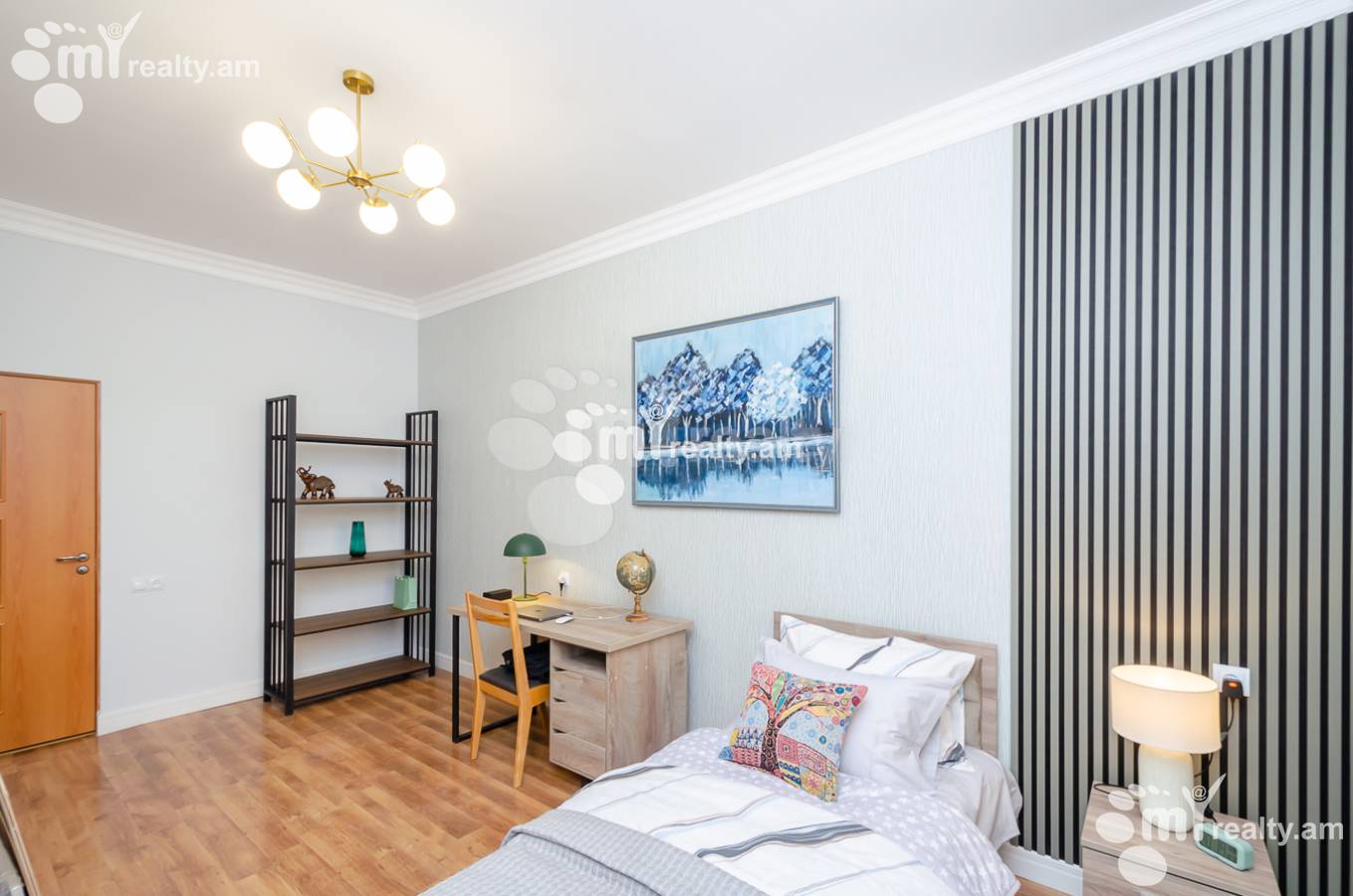 4 սենյականոց բնակարան  Մ․ Մելքոնյան փող, Կենտրոն Երևան, 155076