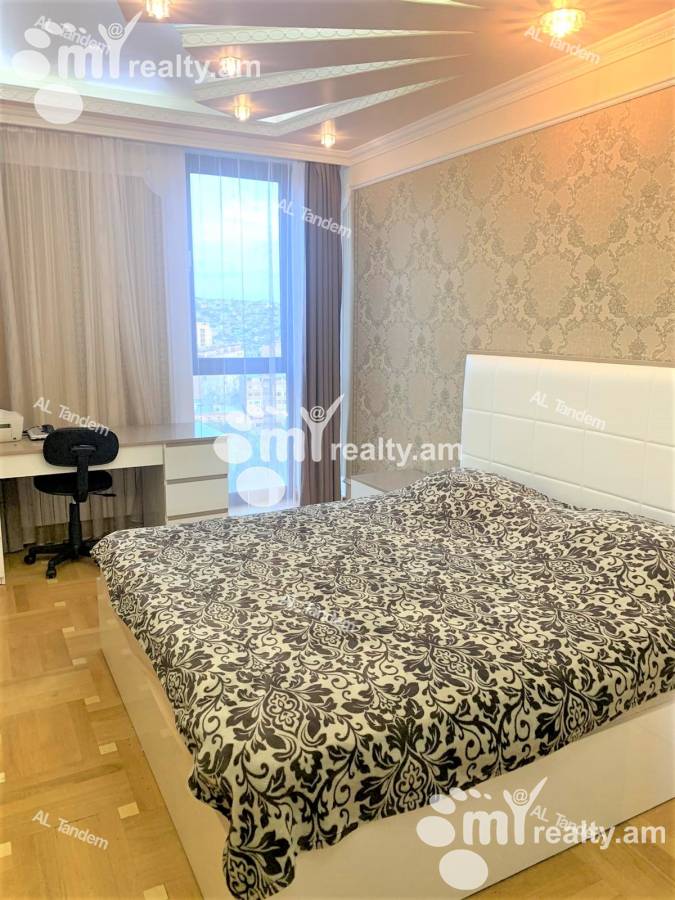 4 bedroom apartment for sale Vardanants St, Center Yerevan, 135107