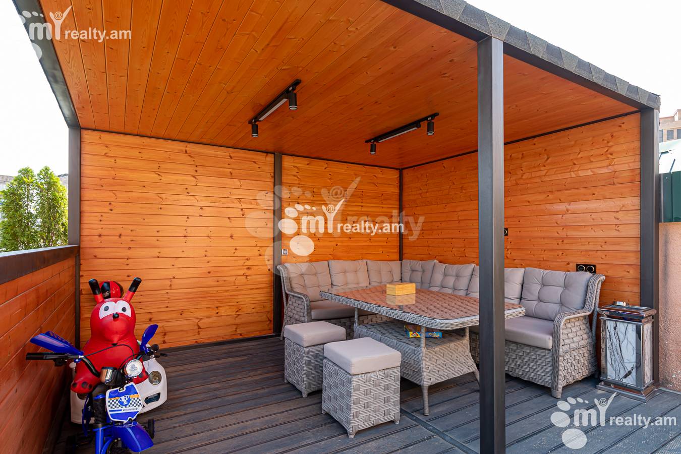 4 bedroom apartment for sale خیابان آدونس, عربگیر ایروان, 156083