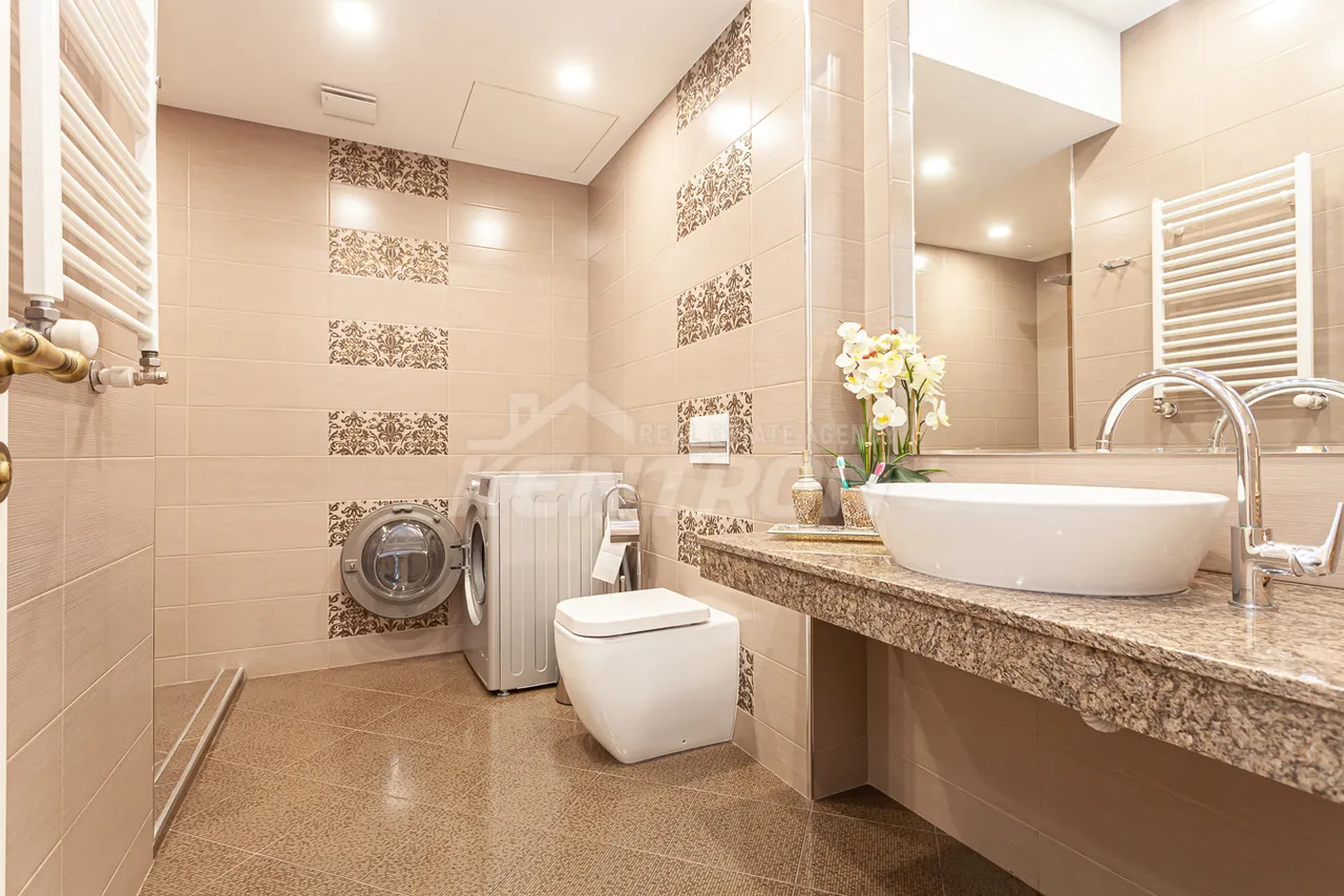 5 bedroom apartment for sale V.Vagharshyan St, Arabkir Yerevan, 159689