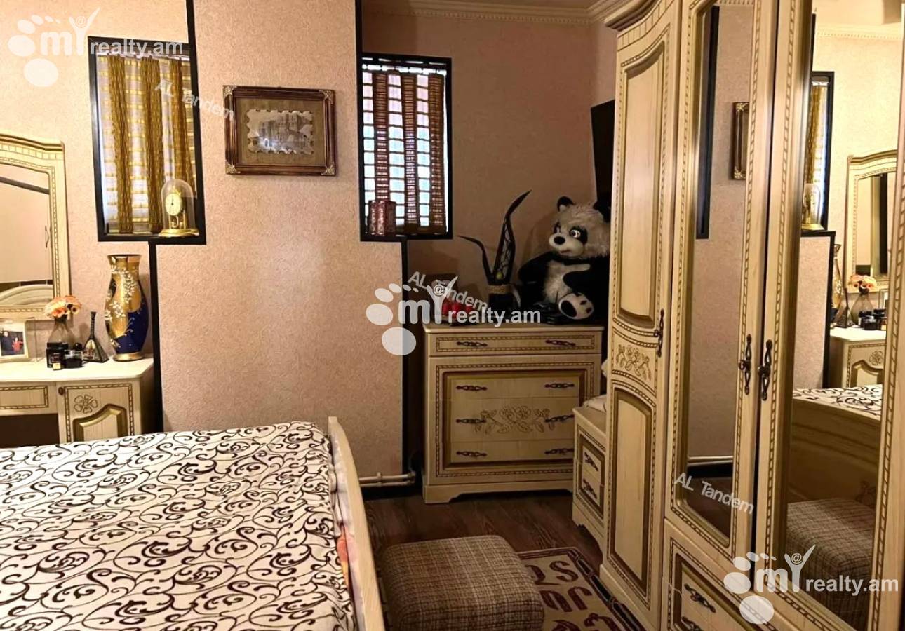 3 bedroom apartment for sale خیابان گِریبودوف, عربگیر ایروان, 153823