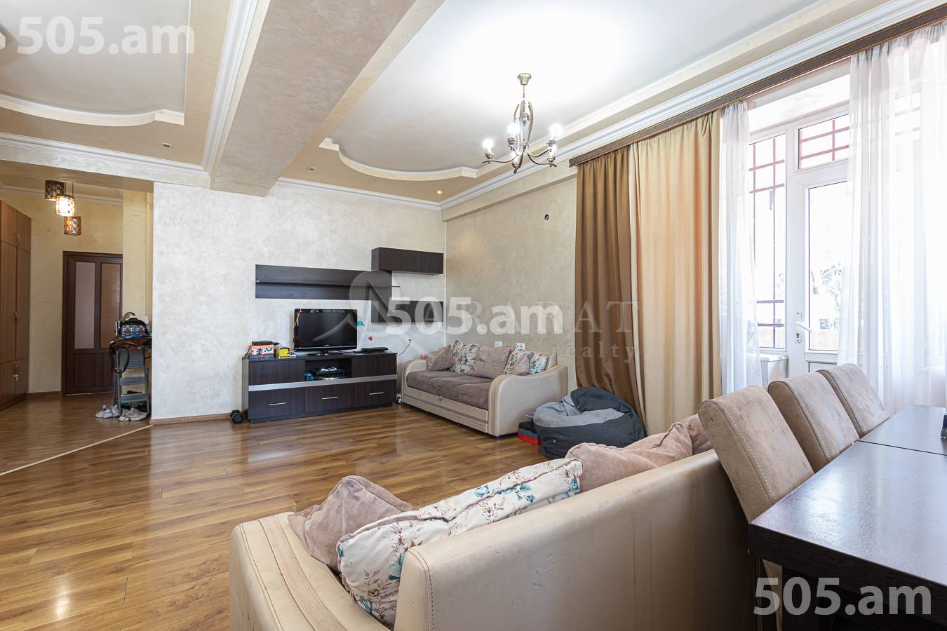3 սենյականոց բնակարան  Խորենացու փող, Կենտրոն Երևան, 156393