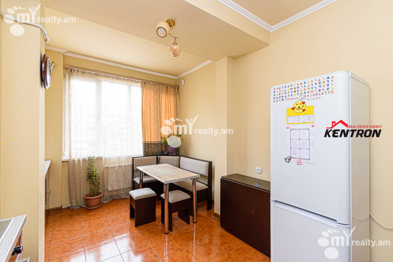 3 bedroom apartment for sale خیابان کومیتاس, عربگیر ایروان, 129294