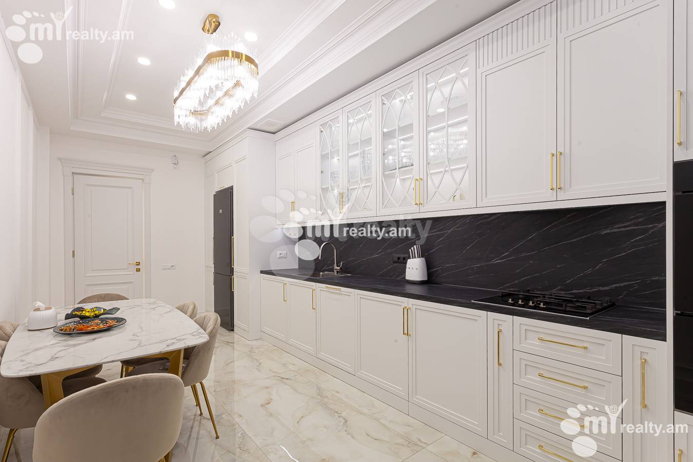 3 bedroom apartment for rent Aram St, Center Yerevan, 143996