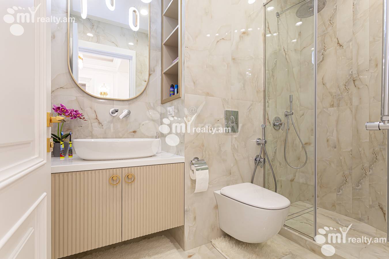 3 bedroom apartment for rent Aram St, Center Yerevan, 143996