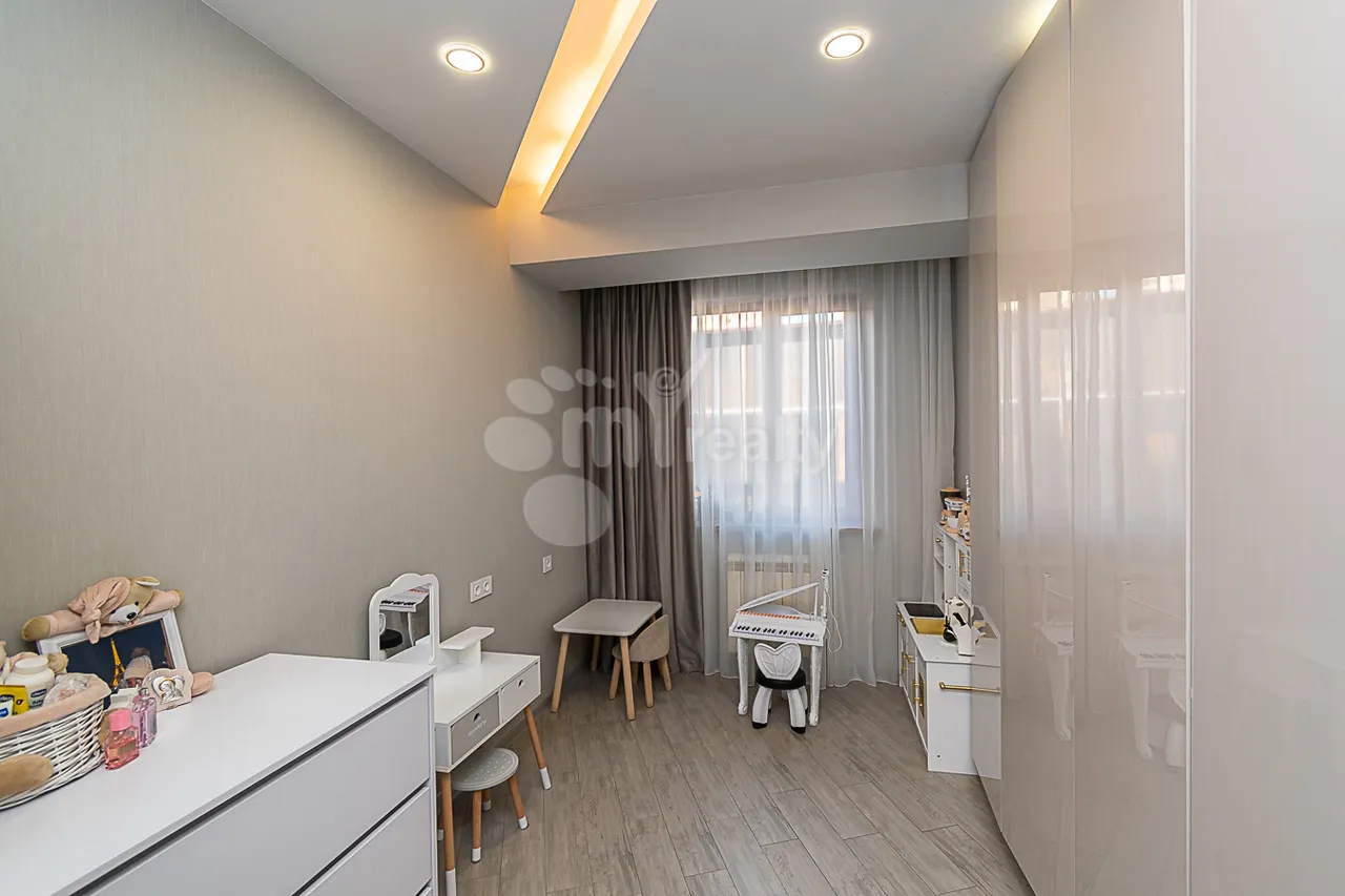 4 bedroom apartment for sale Paronyan St, Center Yerevan, 161626