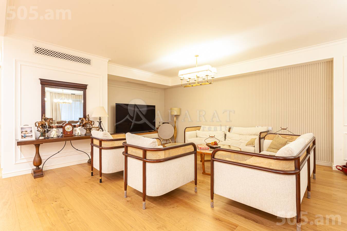 5 սենյականոց բնակարան  Բուզանդի փող, Կենտրոն Երևան, 154376