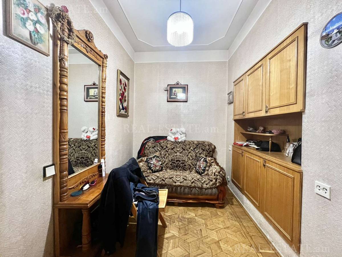 Купить 3 комнатную квартиру Врацакан ул, Арабкир Ереван, 129611