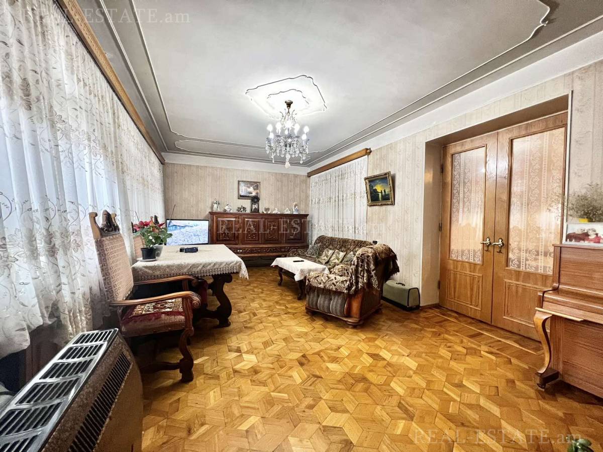 Купить 3 комнатную квартиру Врацакан ул, Арабкир Ереван, 129611