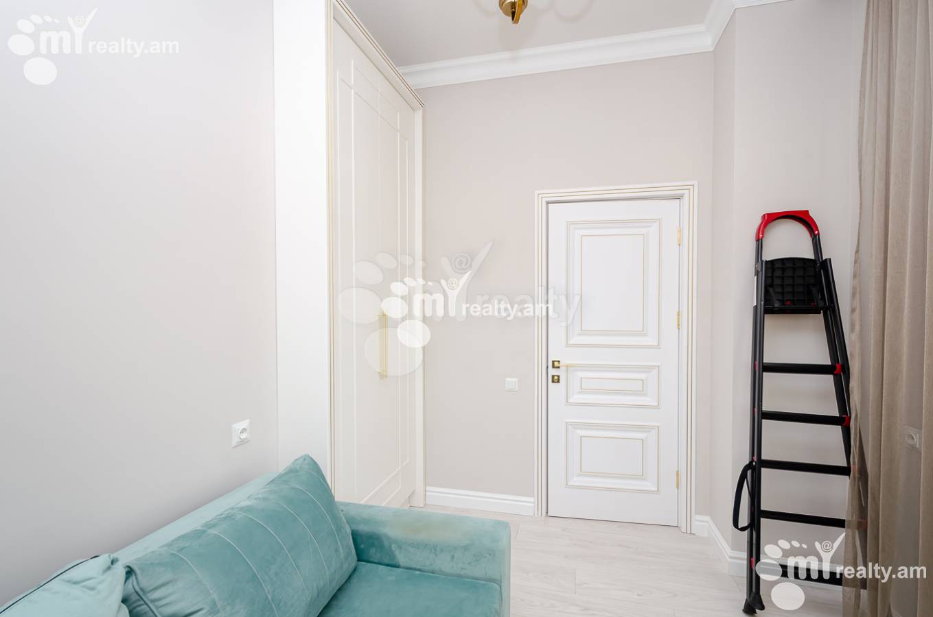 4 սենյականոց բնակարան  Վ.Փափազյան փող, Արաբկիր Երևան, 151948