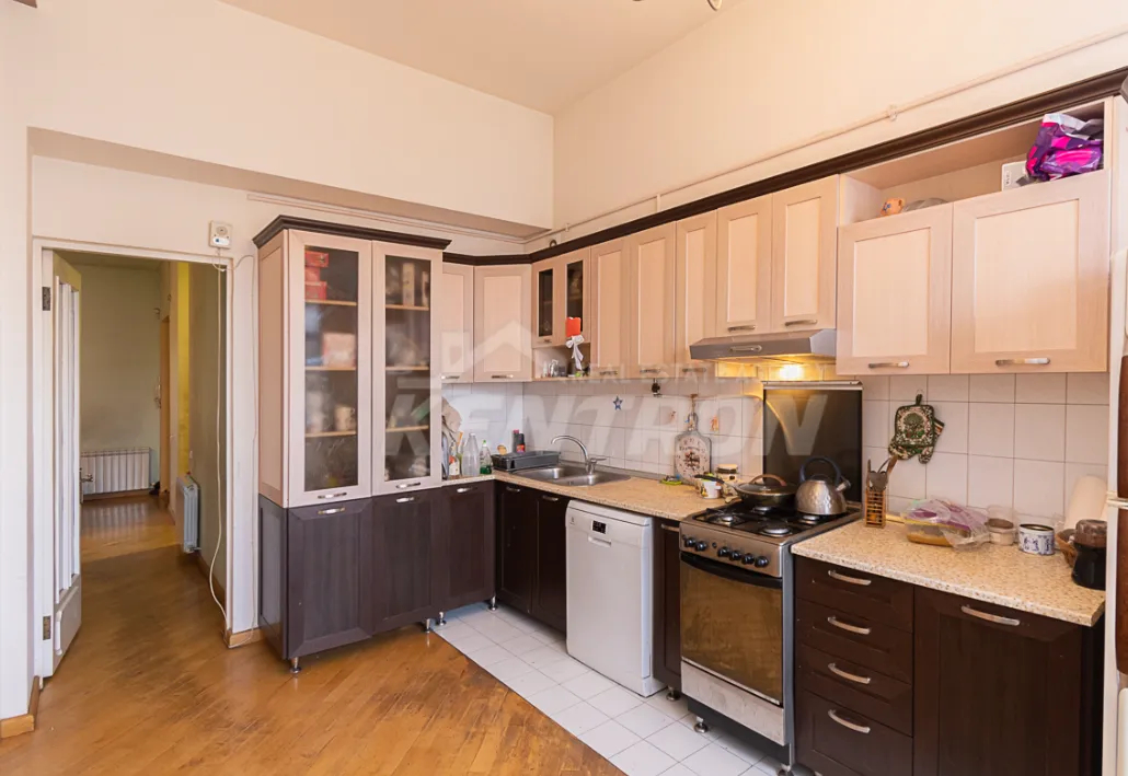 5 bedroom apartment for sale Zakyan St, Center Yerevan, 161876