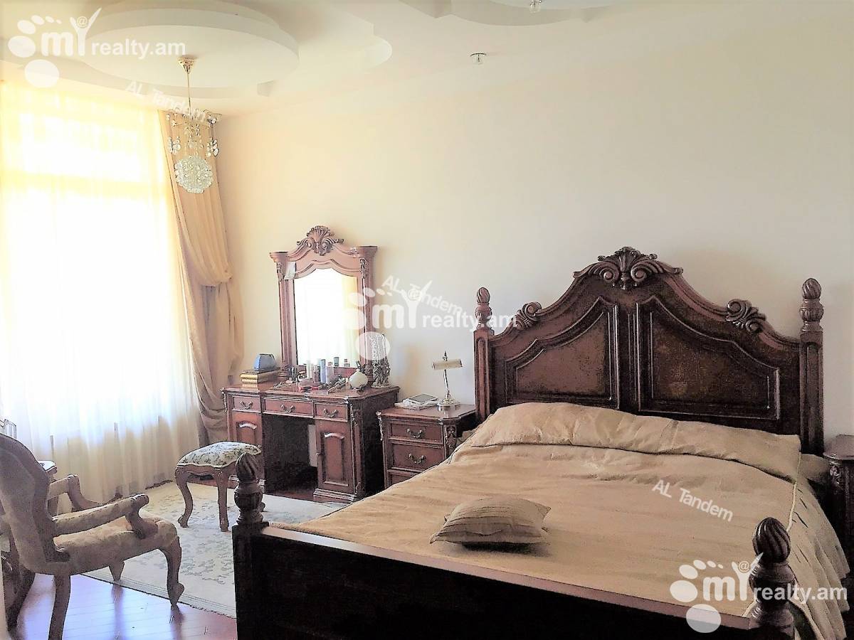 4 bedroom apartment for sale Azatutyan Ave, Arabkir Yerevan, 124007