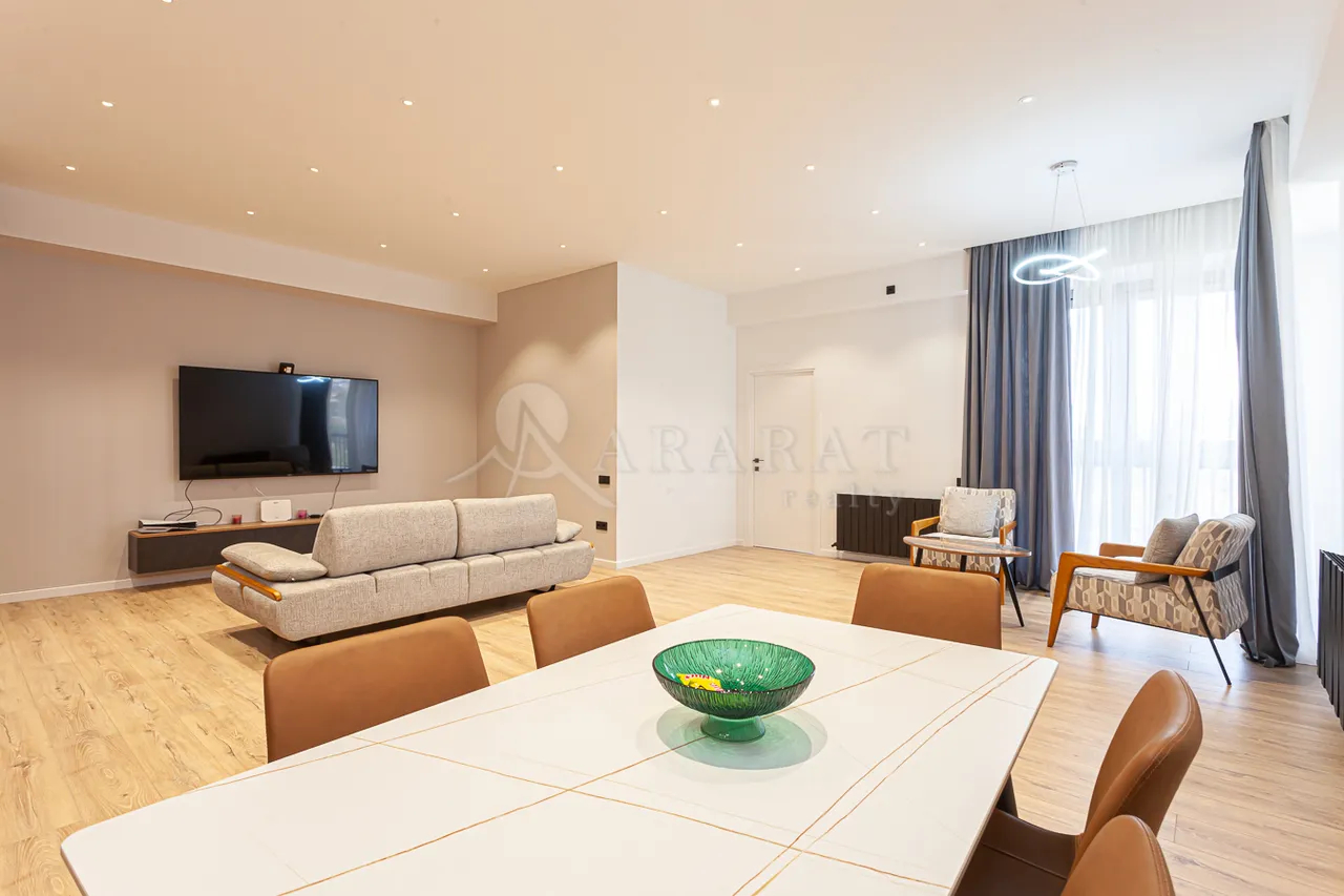 3 bedroom apartment for sale Paronyan St, Center Yerevan, 157375